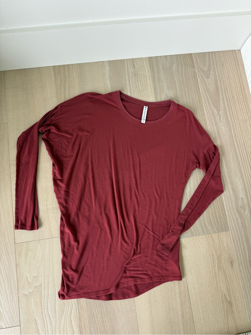 Athleta Long Sleeve Crewneck Top in Burgundy